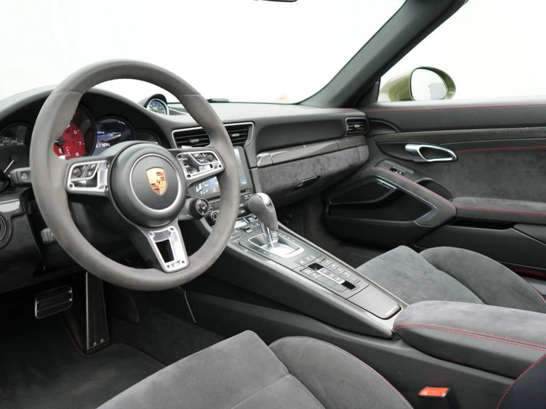 Porsche 991.2 Carrera GTS