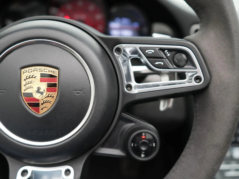 Porsche 991.2 Carrera GTS