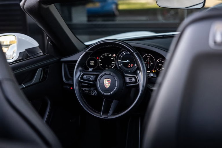Porsche 992 Carrera