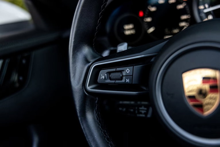 Porsche 992 Carrera