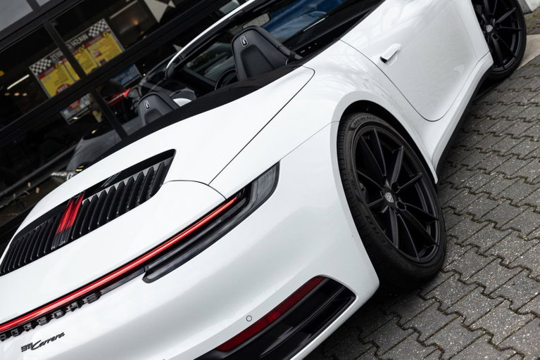 Porsche 992 Carrera