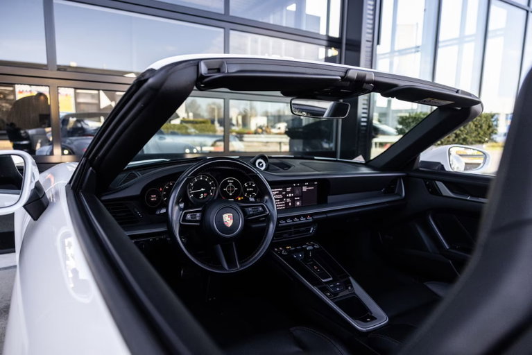 Porsche 992 Carrera