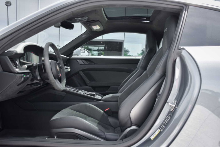 Porsche 992.2 Carrera GTS