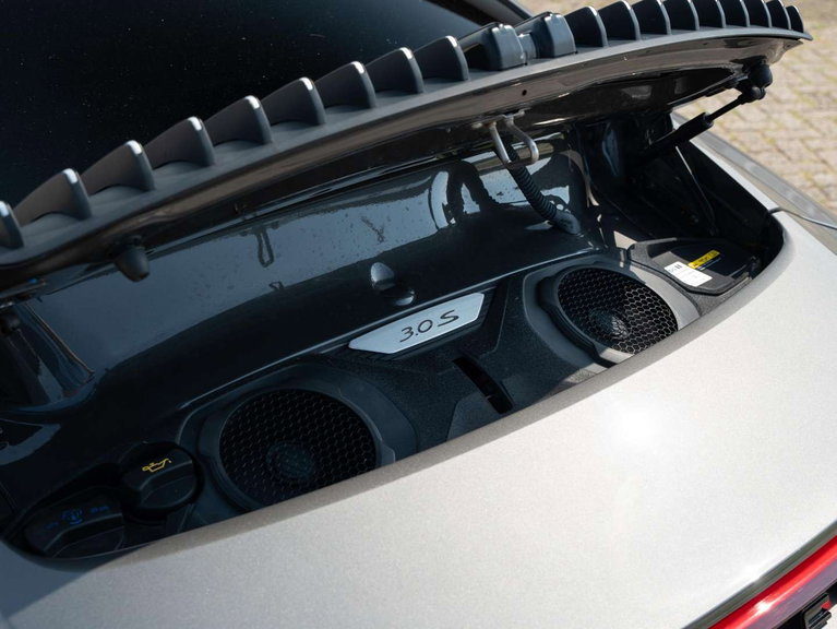 Porsche 992 Carrera 4S