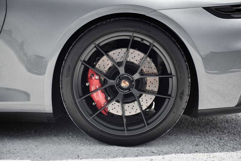 Porsche 992.2 Carrera GTS