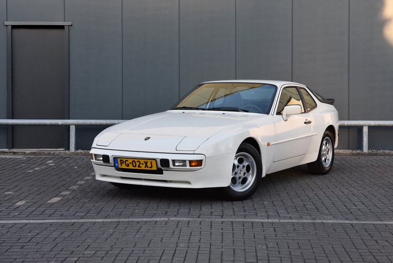 Porsche 944 Coupé