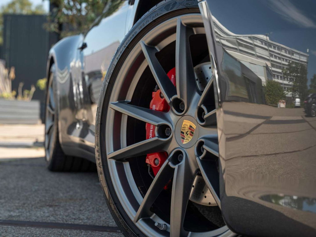 Porsche 992 Carrera 4S
