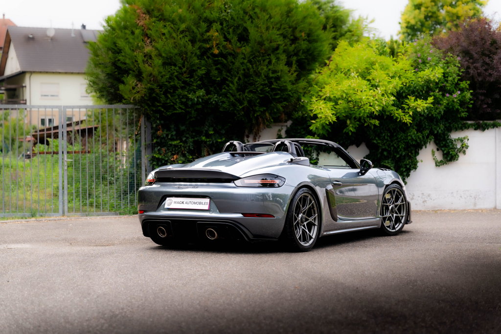 Porsche 718 Spyder RS