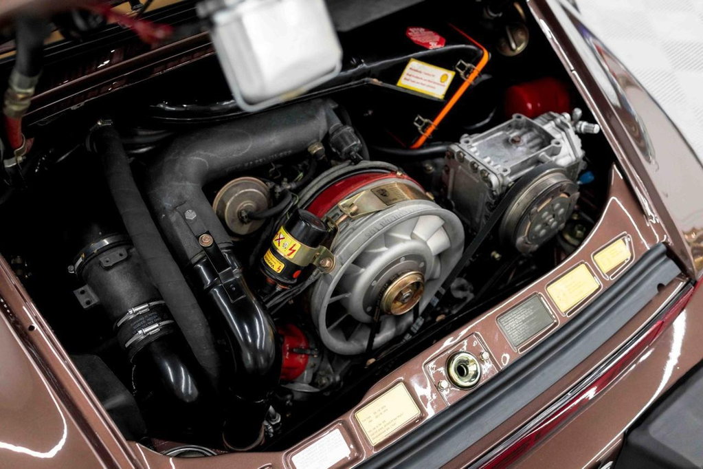 Porsche 911 Turbo 3.0 (US)