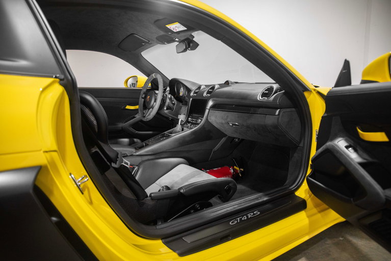 Porsche 718 Cayman GT4 RS