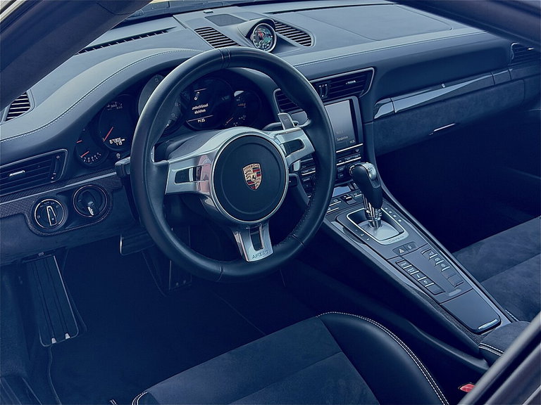 Porsche 991 Carrera GTS