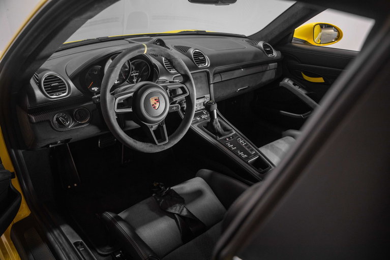 Porsche 718 Cayman GT4 RS