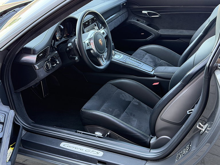 Porsche 991 Carrera GTS