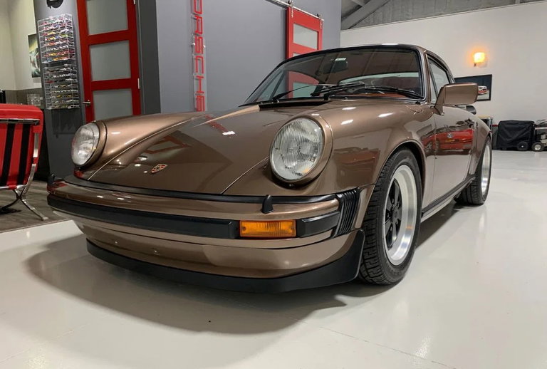 Porsche 911 Carrera 3.0