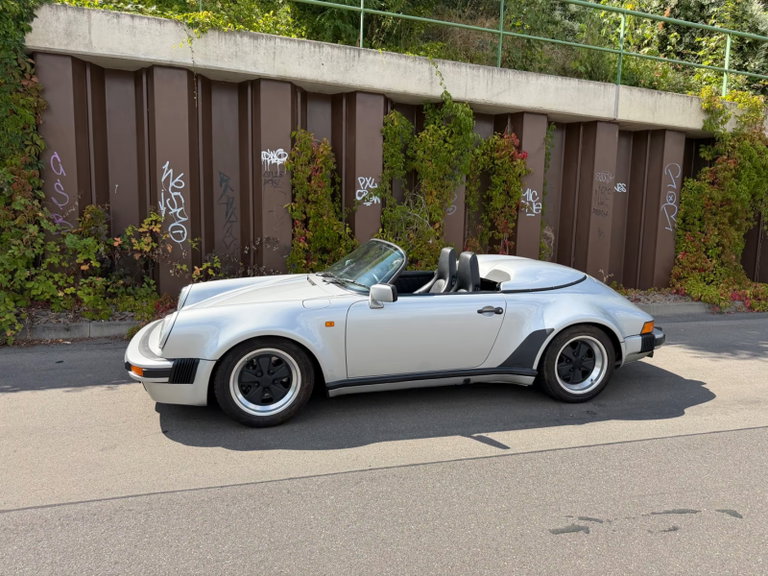 Porsche 911 Carrera 3.2 Speedster