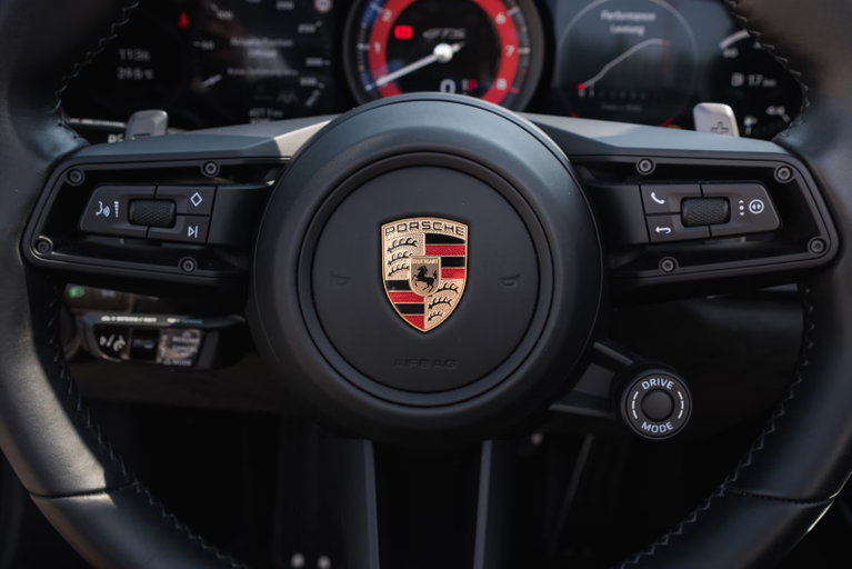 Porsche 992 Carrera GTS