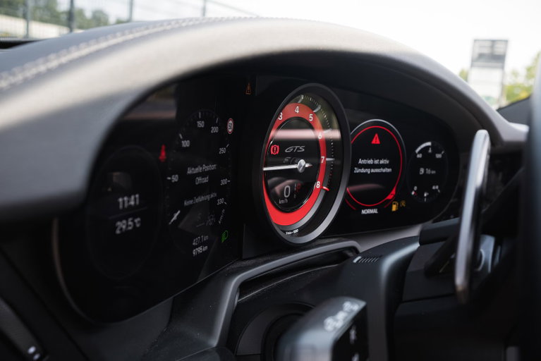 Porsche 992 Carrera GTS