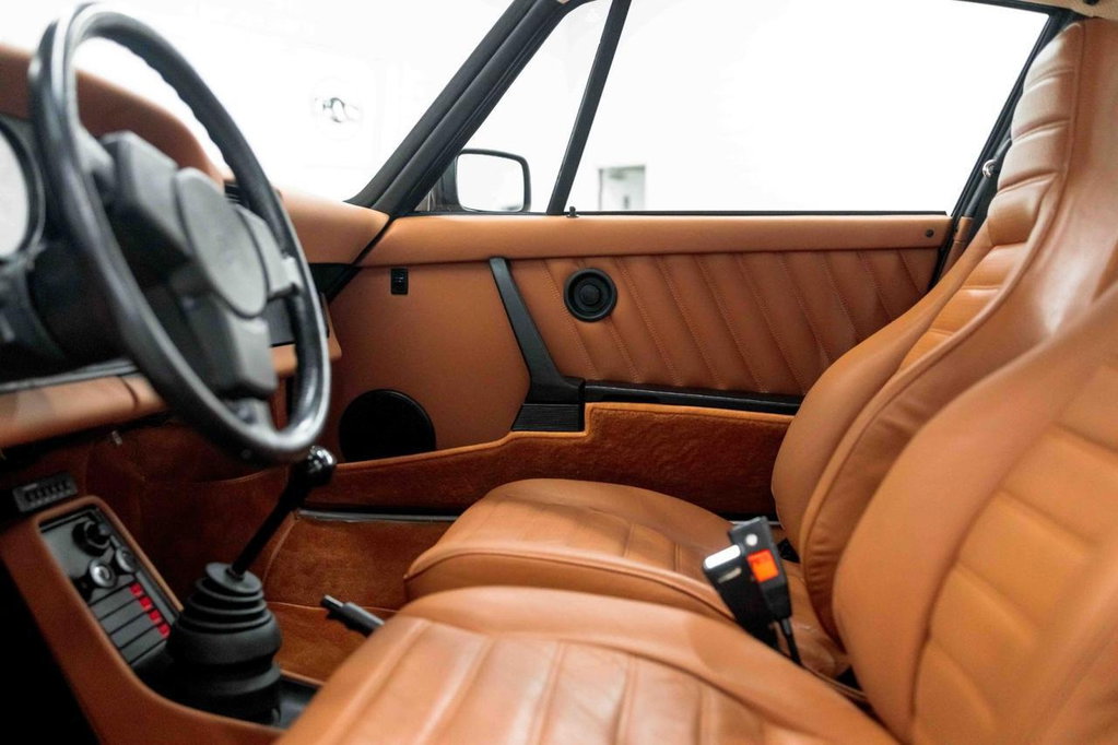 Porsche 911 Turbo 3.0 (US)