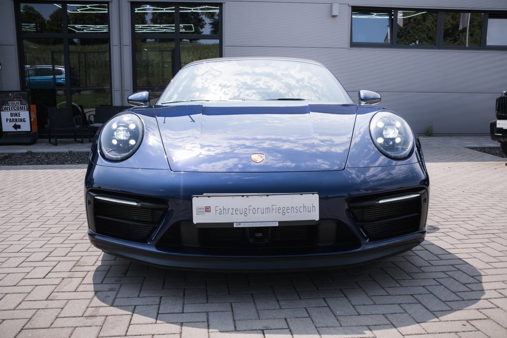 Porsche 992 Carrera GTS