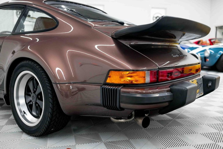Porsche 911 Turbo 3.0 (US)