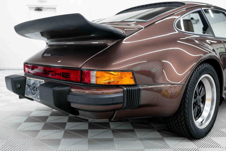 Porsche 911 Turbo 3.0 (US)