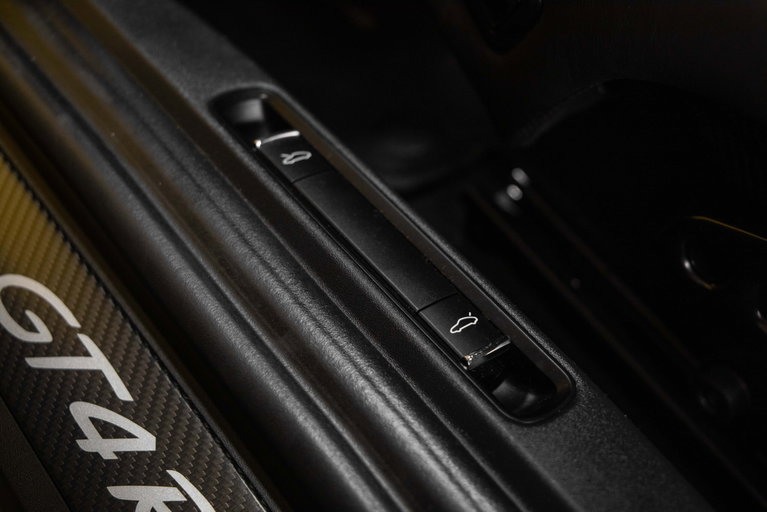 Porsche 718 Cayman GT4 RS