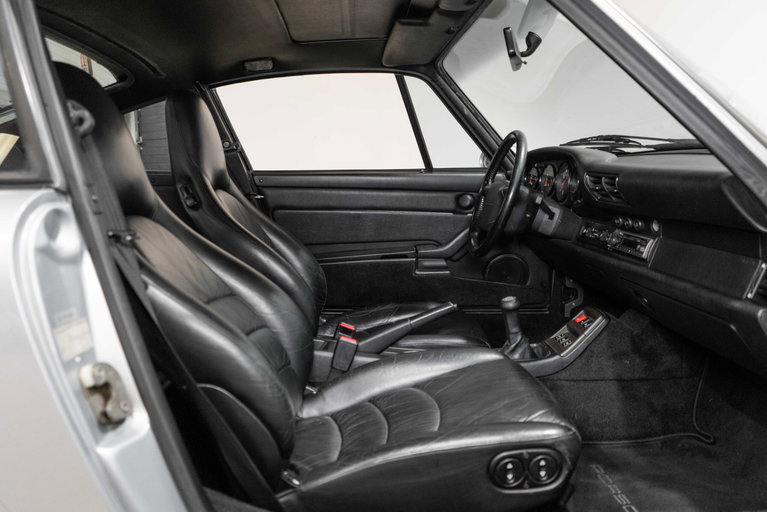Porsche 993 Carrera 4