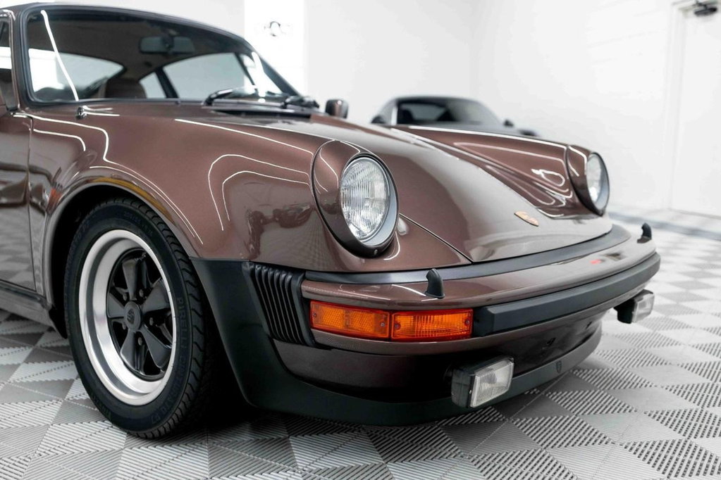 Porsche 911 Turbo 3.0 (US)