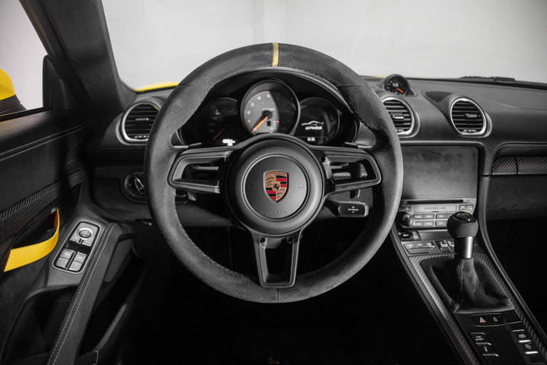 Porsche 718 Cayman GT4 RS