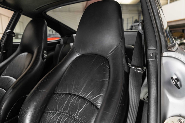 Porsche 993 Carrera 4
