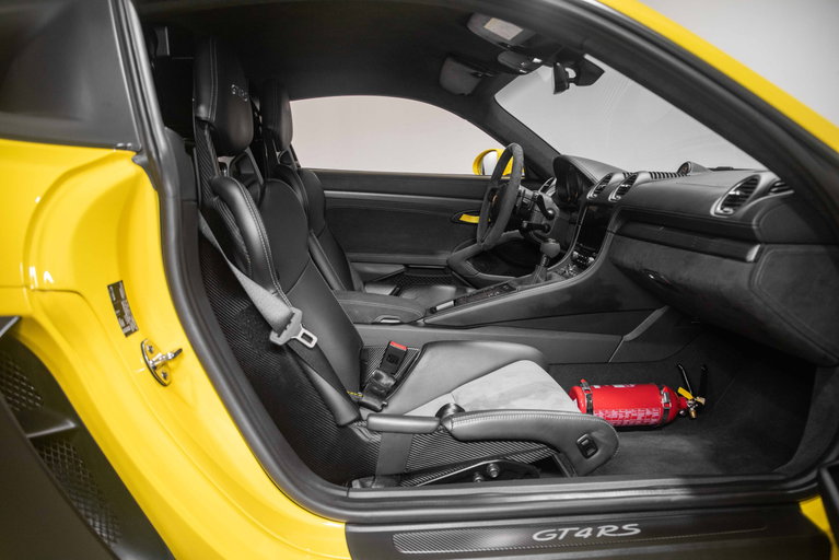 Porsche 718 Cayman GT4 RS