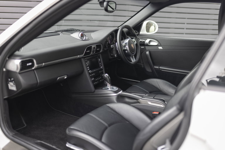 Porsche 997.2 Carrera GTS