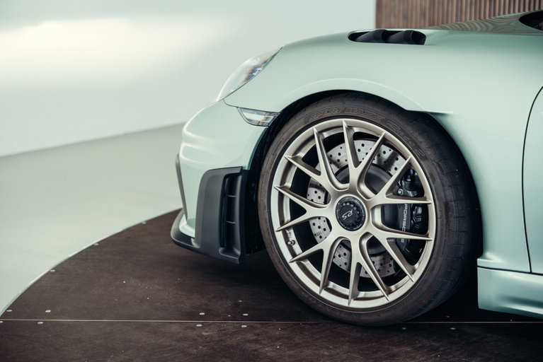 Porsche 718 Spyder RS