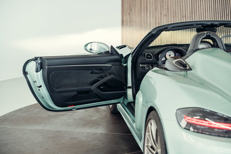 Porsche 718 Spyder RS