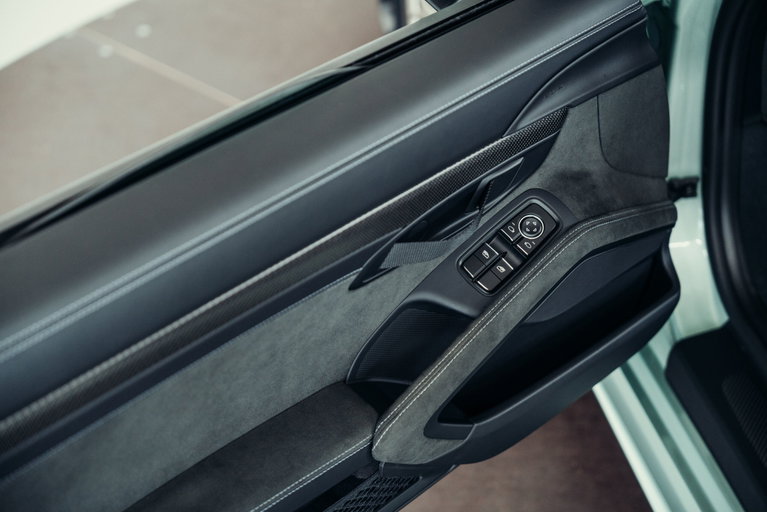 Porsche 718 Spyder RS