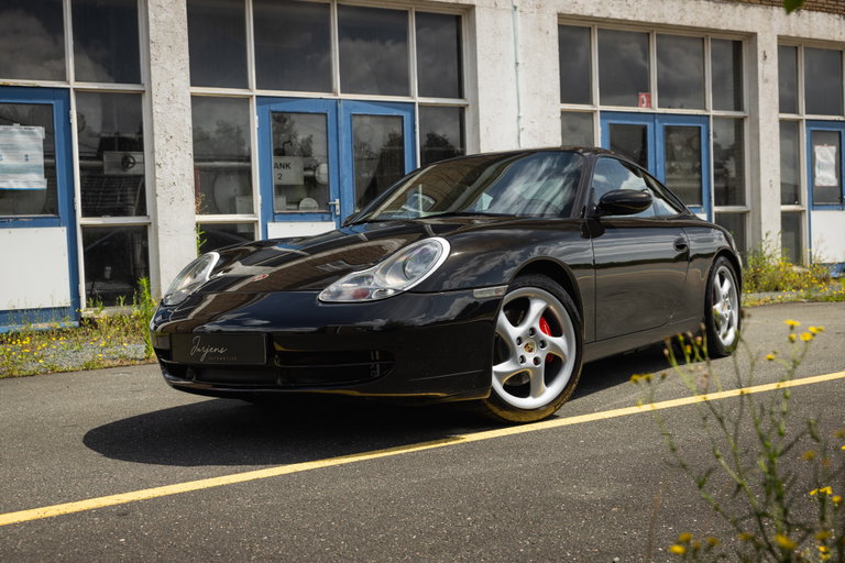 Porsche 996 Carrera 4