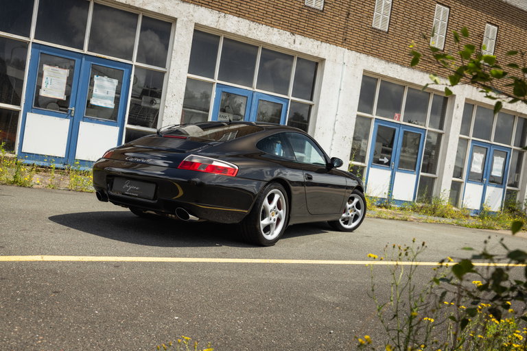 Porsche 996 Carrera 4