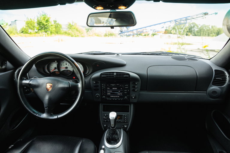 Porsche 996 Carrera 4