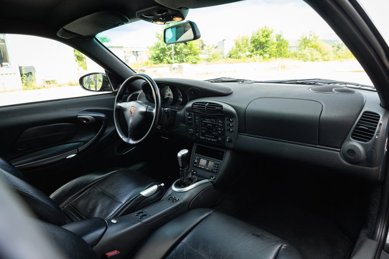 Porsche 996 Carrera 4