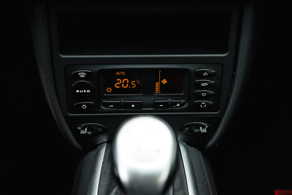 Porsche 996 Carrera 4