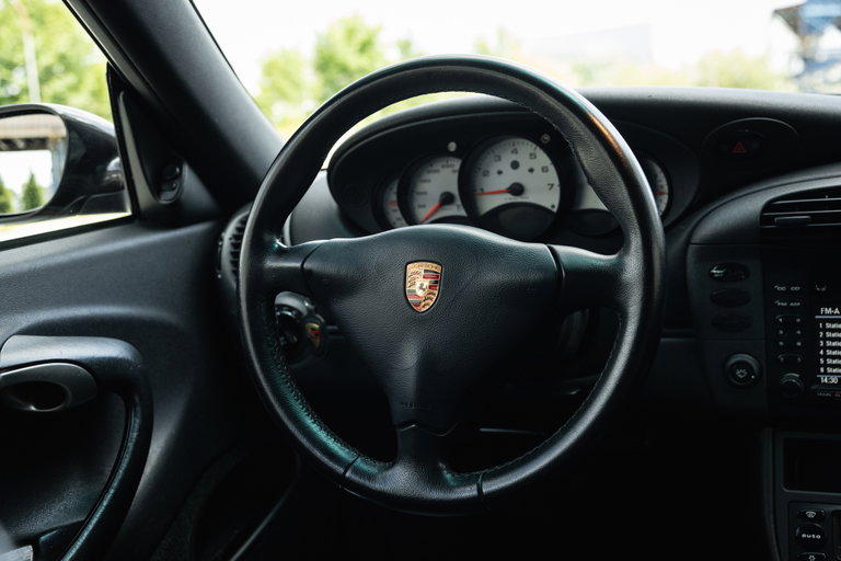 Porsche 996 Carrera 4