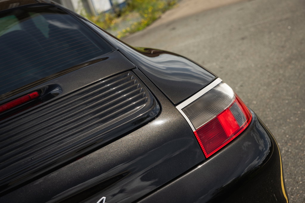 Porsche 996 Carrera 4