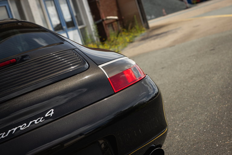 Porsche 996 Carrera 4