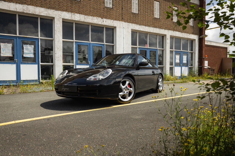 Porsche 996 Carrera 4