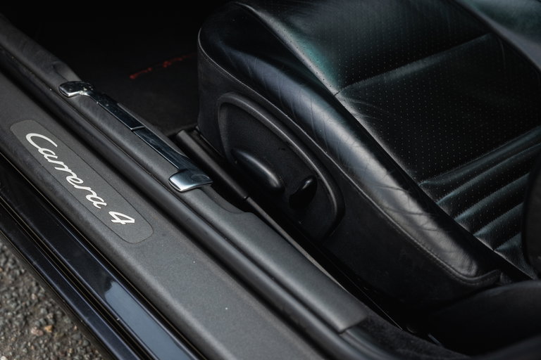 Porsche 996 Carrera 4
