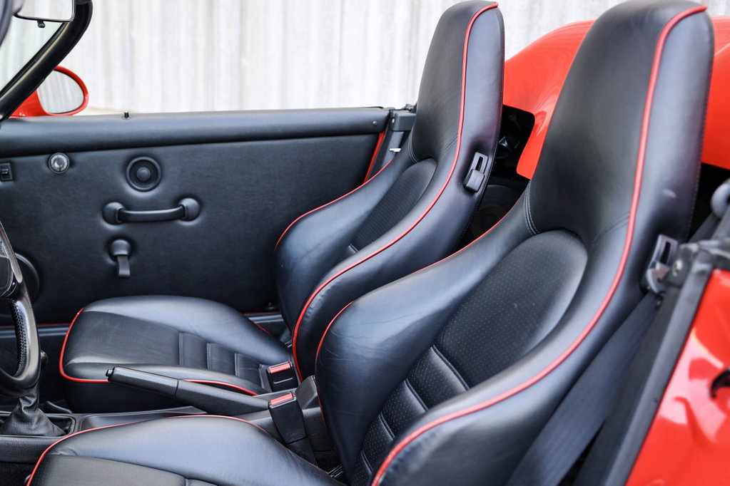 Porsche 964 Carrera 2 Speedster