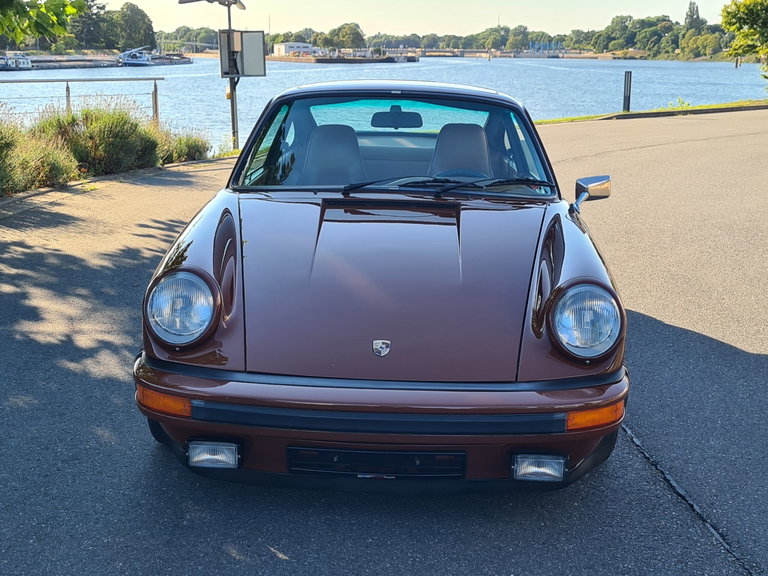 Porsche 911 Carrera (US)