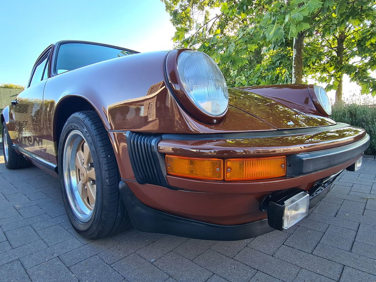 Porsche 911 Carrera (US)