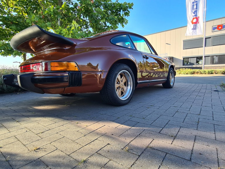 Porsche 911 Carrera (US)