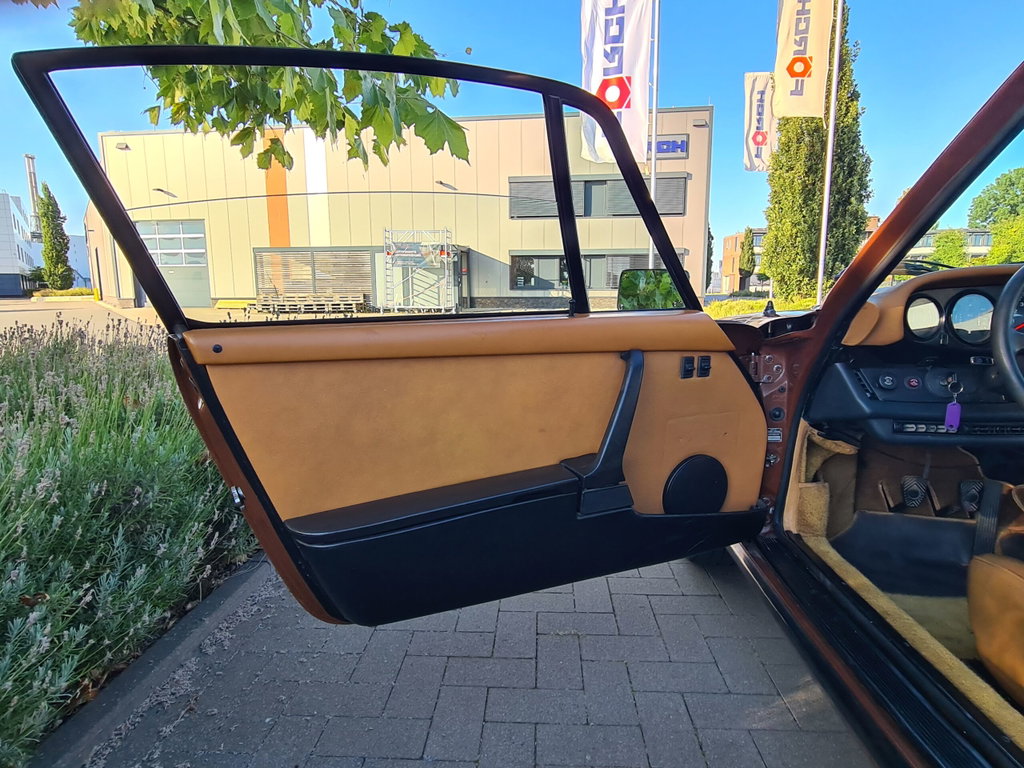 Porsche 911 Carrera (US)
